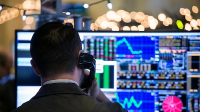 La Estrategia del Día: Las movidas financieras de la semana y exportaciones de café La Estrategia del Día: Las movidas financieras de la semana y exportaciones de café