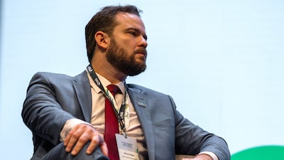 Brasil corteja investidores antes de possível emissão em euro, segundo fontes Brasil corteja investidores antes de possível emissão em euro, segundo fontes