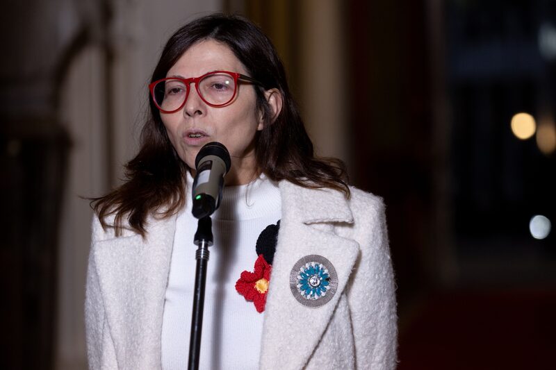 El funcionaria trató de llevar un mensaje a los mercados. El funcionaria trató de llevar un mensaje a los mercados.