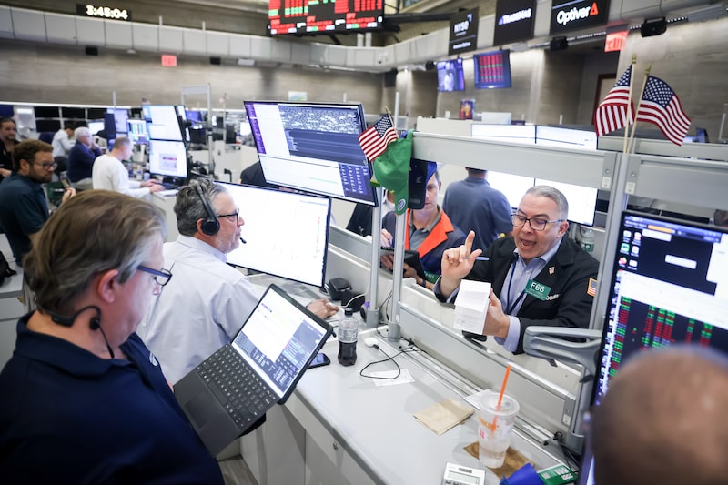 Traders work after a Federal Open Market Committee (FOMC) meeting on the floor of the American Stock Exchange (AMEX) at the New York Stock Exchange (NYSE) in New York, US, on Wednesday, Sept. 16, 2026. The Federal Reserve raised interest rates by a quarter percentage point and penciled in an additional hike later this year, steps aimed at containing inflation that will test Chairman Kevin Warshs relationship with President Donald Trump. Photographer: Michael Nagle/Bloomberg Traders work after a Federal Open Market Committee (FOMC) meeting on the floor of the American Stock Exchange (AMEX) at the New York Stock Exchange (NYSE) in New York, US, on Wednesday, Sept. 16, 2026. The Federal Reserve raised interest rates by a quarter percentage point and penciled in an additional hike later this year, steps aimed at containing inflation that will test Chairman Kevin Warshs relationship with President Donald Trump. Photographer: Michael Nagle/Bloomberg