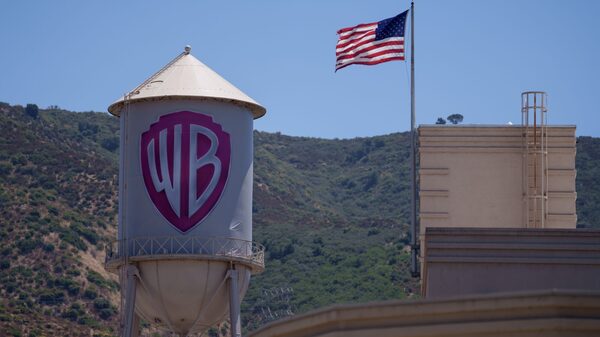 Netflix, Comcast y Paramount presentan ofertas por Warner Bros. Netflix, Comcast y Paramount presentan ofertas por Warner Bros.