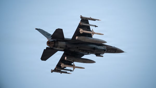 Perú aplaza acuerdo de US$2.000 millones para compra de aviones F-16 y EE.UU. reacciona Perú aplaza acuerdo de US$2.000 millones para compra de aviones F-16 y EE.UU. reacciona