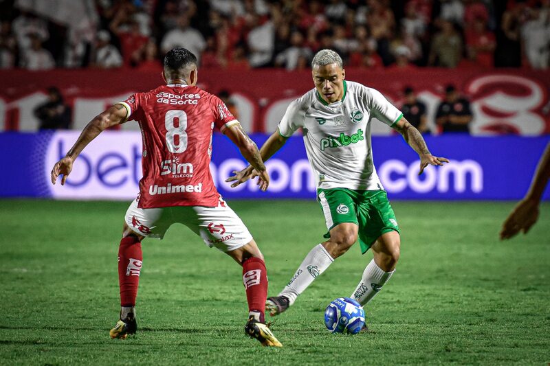 Time foi superado pelo Vila Nova, por 1 x 0, em partida realizada na noite de domingo (30/04). Time foi superado pelo Vila Nova, por 1 x 0, em partida realizada na noite de domingo (30/04).