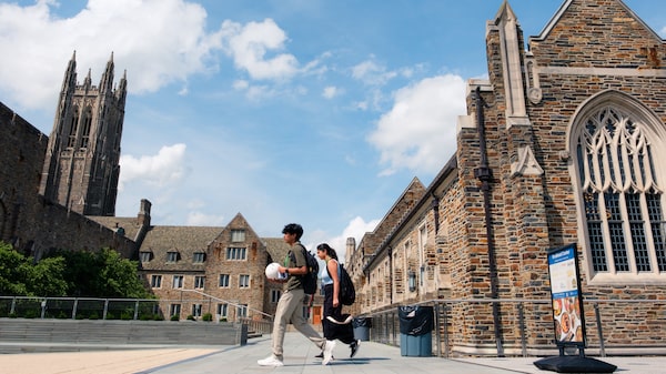 Caça a talentos: McKinsey e Bain acirram disputa com Wall St para atrair universitários Caça a talentos: McKinsey e Bain acirram disputa com Wall St para atrair universitários