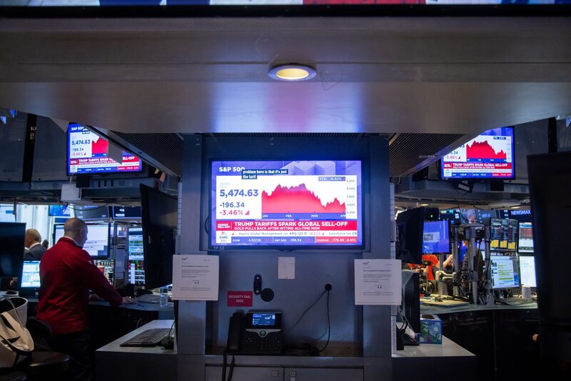 Francia también está presionando para que la UE ataque a las empresas tecnológicas estadounidenses en respuesta a los aranceles de Trump. Francia también está presionando para que la UE ataque a las empresas tecnológicas estadounidenses en respuesta a los aranceles de Trump.