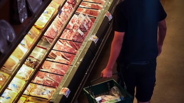 A vez do frango? Carne bovina cara perde espaço nos EUA com mudança no consumo A vez do frango? Carne bovina cara perde espaço nos EUA com mudança no consumo