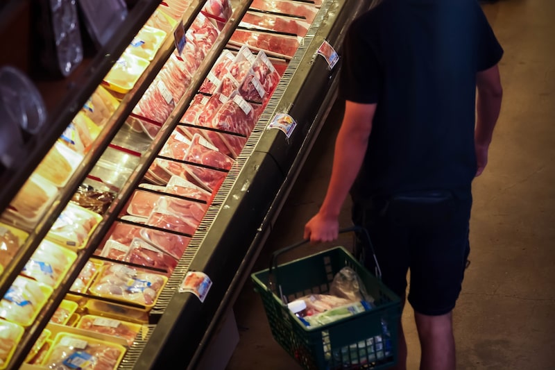 Os preços médios da carne bovina se mantiveram estáveis em julho, com um quilo custando em média US$ 14,22. (Foto: Bloomberg) Os preços médios da carne bovina se mantiveram estáveis em julho, com um quilo custando em média US$ 14,22. (Foto: Bloomberg)
