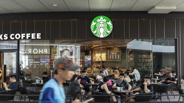 Starbucks nega planos de sair da China e cita potencial para crescer a longo prazo Starbucks nega planos de sair da China e cita potencial para crescer a longo prazo