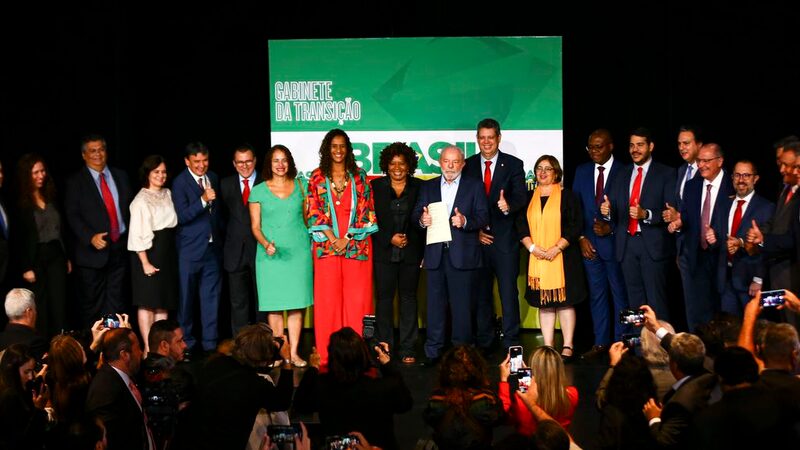 Eurasia: Lula dá ‘sinais mistos’, mas economia deve ser melhor do que se espera Eurasia: Lula dá ‘sinais mistos’, mas economia deve ser melhor do que se espera