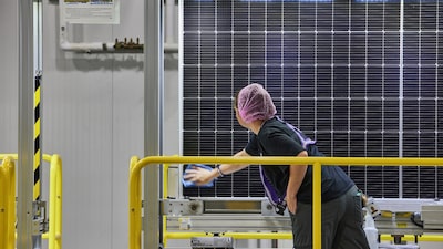 Producción industrial de EE. UU. se estanca por primera vez este año Producción industrial de EE. UU. se estanca por primera vez este año