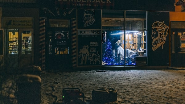 Residentes de Kiev se enfrentan al frío como arma de guerra después de tres días sin electricidad Residentes de Kiev se enfrentan al frío como arma de guerra después de tres días sin electricidad