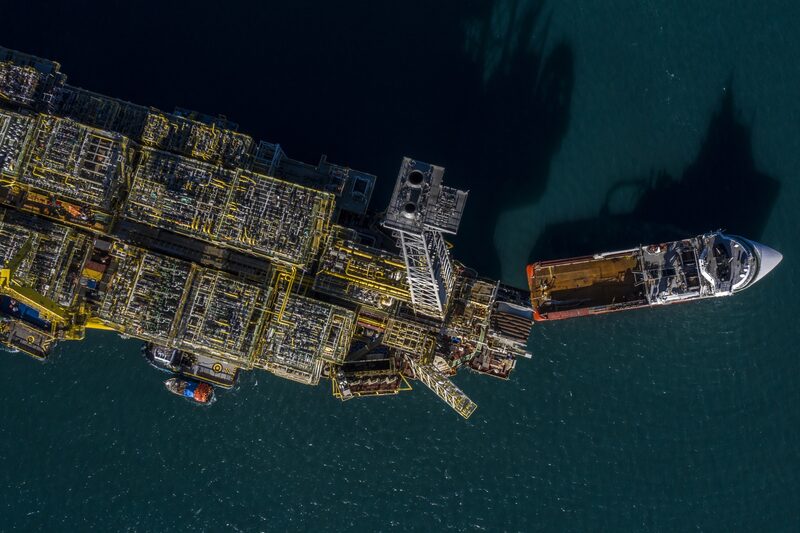 Companhia avança na bolsa em meio à alta do petróleo nesta sexta (10) Companhia avança na bolsa em meio à alta do petróleo nesta sexta (10)
