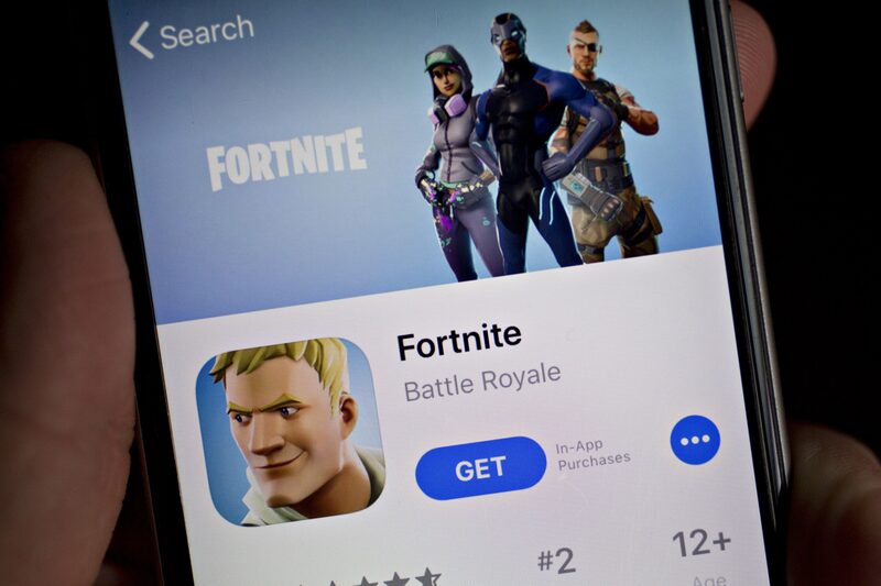 Fortnite, el exitoso juego que está haciendo mella en las cotizaciones de los fabricantes de videojuegos tras fichar a 45 millones de jugadores, no despegó realmente hasta que se convirtió en gratuito y en una batalla campal. Fortnite, el exitoso juego que está haciendo mella en las cotizaciones de los fabricantes de videojuegos tras fichar a 45 millones de jugadores, no despegó realmente hasta que se convirtió en gratuito y en una batalla campal.