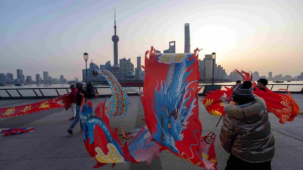 Ações chinesas de tecnologia lideram perdas com enfraquecimento da onda global de IA Ações chinesas de tecnologia lideram perdas com enfraquecimento da onda global de IA