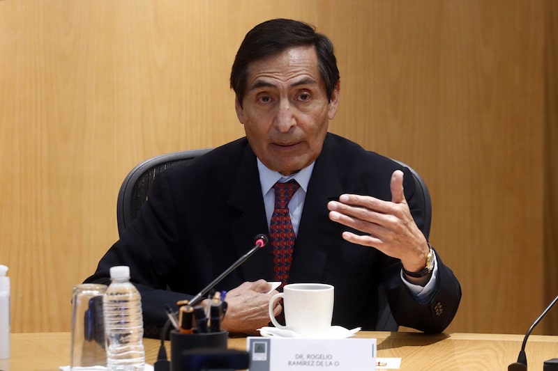 El secretario de Hacienda, Rogelio Ramírez de la O, dijo que el paquete incluirá más de 40 proyectos en áreas como carreteras, energía, telecomunicaciones y puertos El secretario de Hacienda, Rogelio Ramírez de la O, dijo que el paquete incluirá más de 40 proyectos en áreas como carreteras, energía, telecomunicaciones y puertos