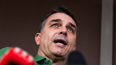 Bolsonaro busca poner fin a disputa familiar mientras su campaña presidencial pierde fuerza Bolsonaro busca poner fin a disputa familiar mientras su campaña presidencial pierde fuerza
