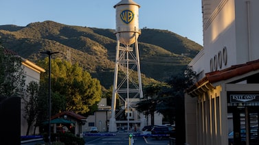 Acciones de Warner Bros. caen mientras se enfría la expectativa de una guerra de ofertas Acciones de Warner Bros. caen mientras se enfría la expectativa de una guerra de ofertas