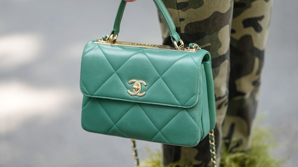 Chanel prova que o luxo ainda vende. Sobretudo quando o produto justifica o preço Chanel prova que o luxo ainda vende. Sobretudo quando o produto justifica o preço