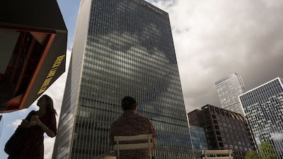 Calor extremo leva bancos europeus a rever política de trabalho presencial, dizem fontes Calor extremo leva bancos europeus a rever política de trabalho presencial, dizem fontes