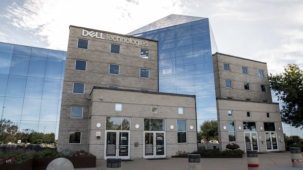 Dell se dispara un 22% tras proyectar US$50.000 millones en ingresos por servidores de IA Dell se dispara un 22% tras proyectar US$50.000 millones en ingresos por servidores de IA