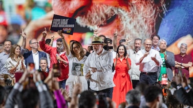 Vantagem de Lula sobre Flávio Bolsonaro diminui, aponta pesquisa Genial/Quaest Vantagem de Lula sobre Flávio Bolsonaro diminui, aponta pesquisa Genial/Quaest
