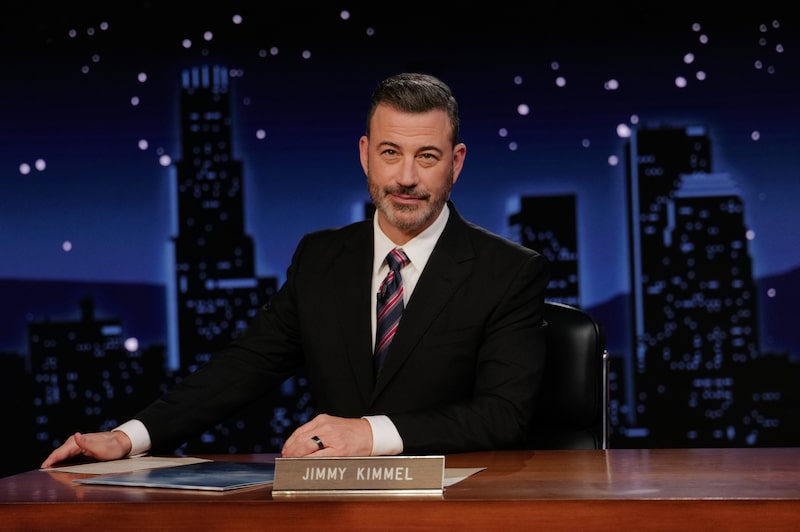 "Jimmy Kimmel Live!" se emite todas las noches de lunes a viernes a las 23:35 ET. "Jimmy Kimmel Live!" se emite todas las noches de lunes a viernes a las 23:35 ET.