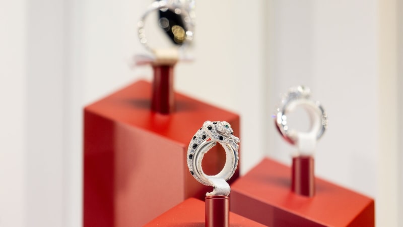 Richemont cresce acima do esperado e resiste à crise do luxo com impulso de joias Richemont cresce acima do esperado e resiste à crise do luxo com impulso de joias
