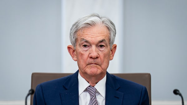 Powell destaca el historial de Volcker frente a la presión política Powell destaca el historial de Volcker frente a la presión política