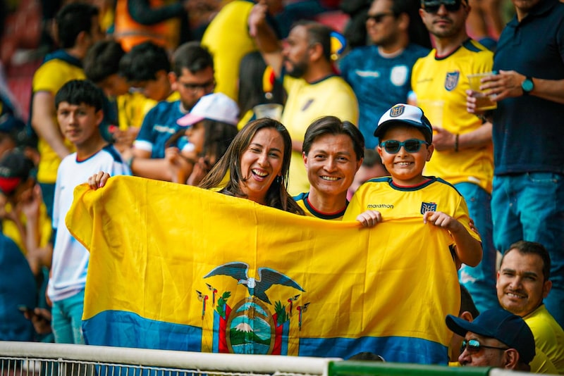 Viven en el país 16,938,986 de personas, según el último gran relevamiento nacional, publicado por INEC. Más de la mitad son mujeres Viven en el país 16,938,986 de personas, según el último gran relevamiento nacional, publicado por INEC. Más de la mitad son mujeres