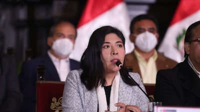 Perú rompe relaciones con México en una nueva escalada del conflicto diplomático Perú rompe relaciones con México en una nueva escalada del conflicto diplomático