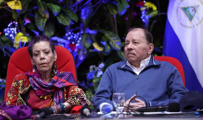Daniel Ortega y Rosario Murillo en un acto de conmemoración del 46 Aniversario de la Fuerza Naval del Ejército de Nicaragua, el 17 de agosto de 2026. Daniel Ortega y Rosario Murillo en un acto de conmemoración del 46 Aniversario de la Fuerza Naval del Ejército de Nicaragua, el 17 de agosto de 2026.