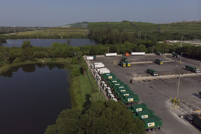 O aterro sanitário Waste Management Monarch Hill em Pompano Beach, um subúrbio de Miami, é conhecido como Mount Trashmore. (Foto: Marco Bello/Bloomberg) O aterro sanitário Waste Management Monarch Hill em Pompano Beach, um subúrbio de Miami, é conhecido como Mount Trashmore. (Foto: Marco Bello/Bloomberg)