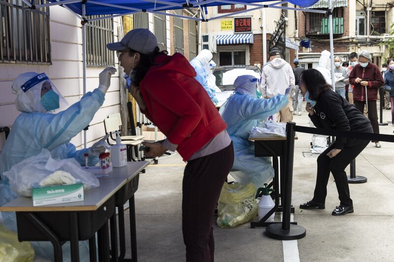 A idade média das pessoas que morreram foi de 78,7 anos e todas tinham doenças subjacentes, de acordo com o relatório A idade média das pessoas que morreram foi de 78,7 anos e todas tinham doenças subjacentes, de acordo com o relatório