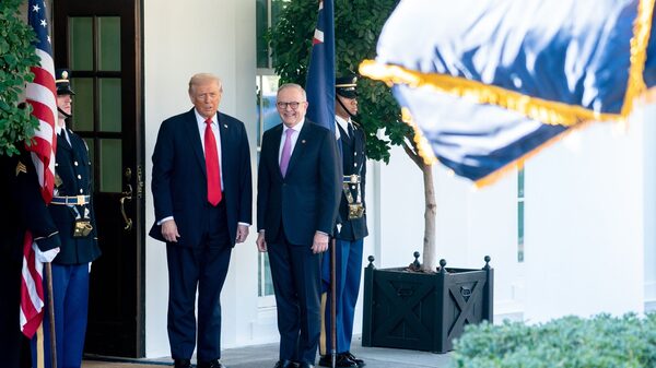 Trump alcanza acuerdo sobre tierras raras con Australia para ampliar su lucha contra China Trump alcanza acuerdo sobre tierras raras con Australia para ampliar su lucha contra China