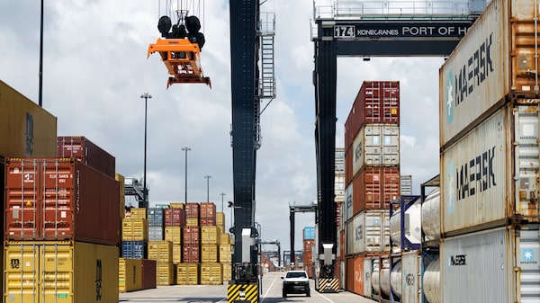 Déficit comercial de Estados Unidos alcanza su nivel más alto en más de un año Déficit comercial de Estados Unidos alcanza su nivel más alto en más de un año