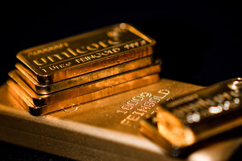 Gold Tops $5,500 as Record Rally Gains Pace Gold Tops $5,500 as Record Rally Gains Pace