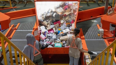 Shopee vence Mercado Livre em preços, mas comparar ajuda a economizar, diz JPMorgan Shopee vence Mercado Livre em preços, mas comparar ajuda a economizar, diz JPMorgan
