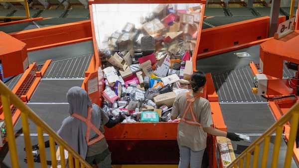 Shopee vence Mercado Livre em preços, mas comparar ajuda a economizar, diz JPMorgan Shopee vence Mercado Livre em preços, mas comparar ajuda a economizar, diz JPMorgan