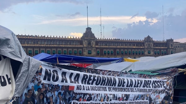 Huelga de maestros se agrava en la Ciudad de México una semana antes del Mundial 2026 de la FIFA Huelga de maestros se agrava en la Ciudad de México una semana antes del Mundial 2026 de la FIFA