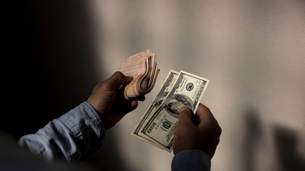 Dolarización: críticos del esquema ecuatoriano alertan a Argentina sobre plan Milei Dolarización: críticos del esquema ecuatoriano alertan a Argentina sobre plan Milei