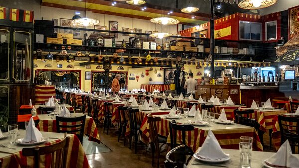 Como Milei impulsionou mercados de imóveis e carros, mas esfriou o consumo popular Como Milei impulsionou mercados de imóveis e carros, mas esfriou o consumo popular