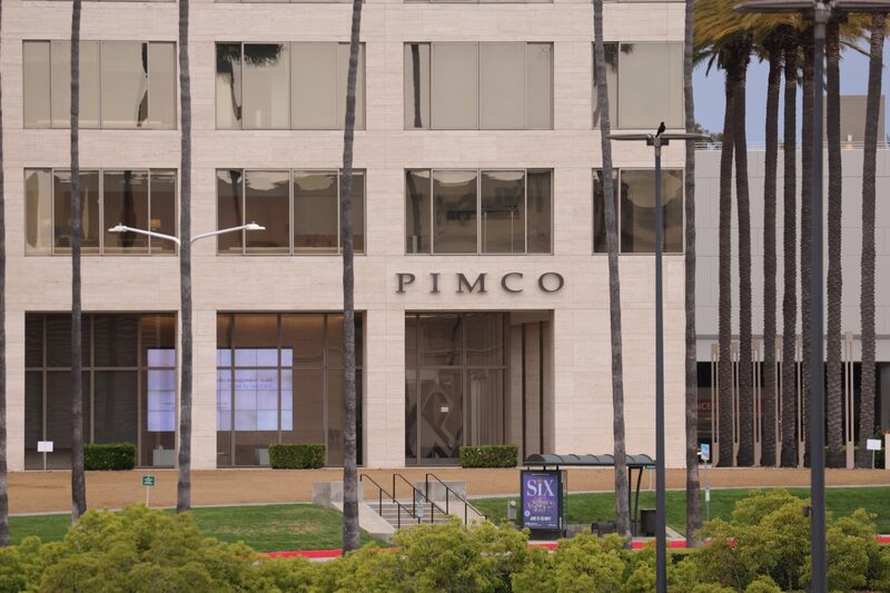 Pimco considera probable que los bancos centrales de Sudáfrica y Turquía apliquen grandes recortes cuando inicien el ciclo de relajación a finales de este año. Pimco considera probable que los bancos centrales de Sudáfrica y Turquía apliquen grandes recortes cuando inicien el ciclo de relajación a finales de este año.