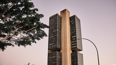 Vinci Compass vê BC manter ciclo de corte apesar da guerra Vinci Compass vê BC manter ciclo de corte apesar da guerra