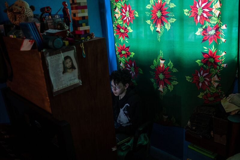 Niños y jóvenes en México han estado en los últimos meses tomando clases desde casa, una situación que ha generado preocupaciones. Niños y jóvenes en México han estado en los últimos meses tomando clases desde casa, una situación que ha generado preocupaciones.