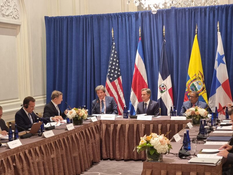 Alianza para el Desarrollo en Democracia Alianza para el Desarrollo en Democracia