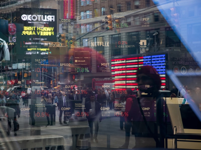 Investidores locais também digerem a ata do Copom, divulgada na manhã de hoje, que se mostrou mais "hawkish" do que o comunicado Investidores locais também digerem a ata do Copom, divulgada na manhã de hoje, que se mostrou mais "hawkish" do que o comunicado