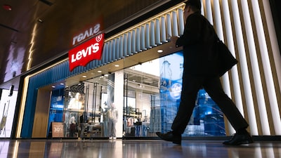 Levi’s eleva sus previsiones para todo el año, pero advierte que los aranceles comienzan a impactar Levi’s eleva sus previsiones para todo el año, pero advierte que los aranceles comienzan a impactar