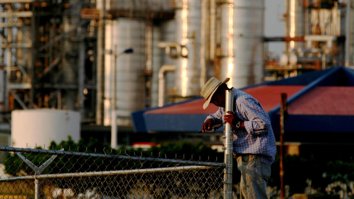 Pemex planea construir una biorrefinería en el sureste de México