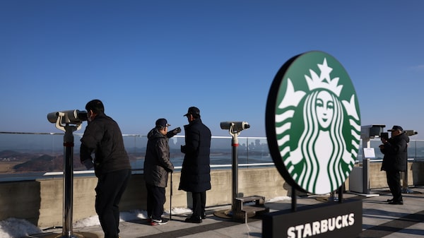 Café com o inimigo: Starbucks inaugura loja perto da fronteira entre as duas Coreias Café com o inimigo: Starbucks inaugura loja perto da fronteira entre as duas Coreias