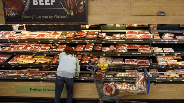 Trump culpa frigoríficos estrangeiros por inflação da carne nos EUA e pede investigação Trump culpa frigoríficos estrangeiros por inflação da carne nos EUA e pede investigação